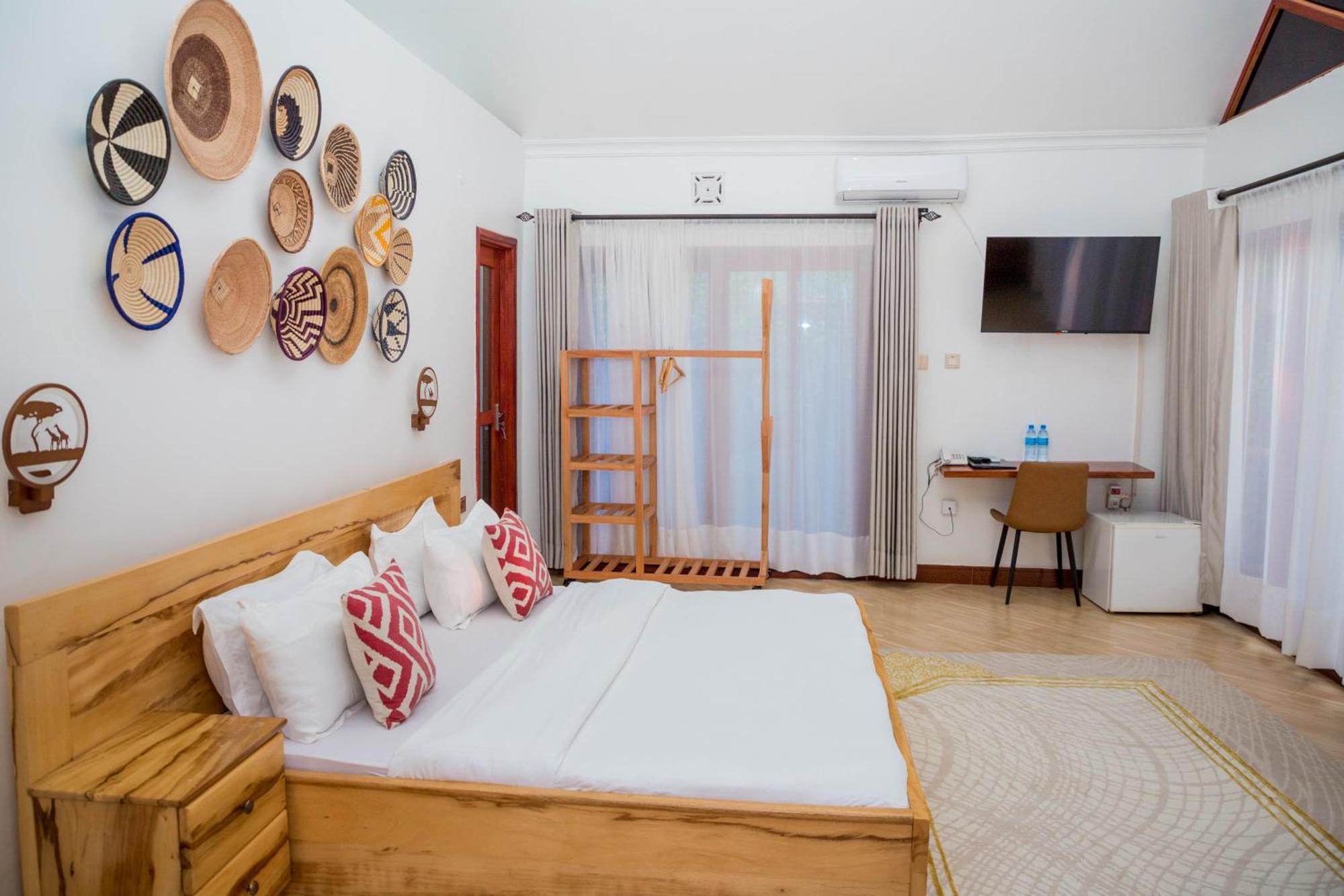 Shose Farmhouse Chalets & Campsite Moshi Exterior foto