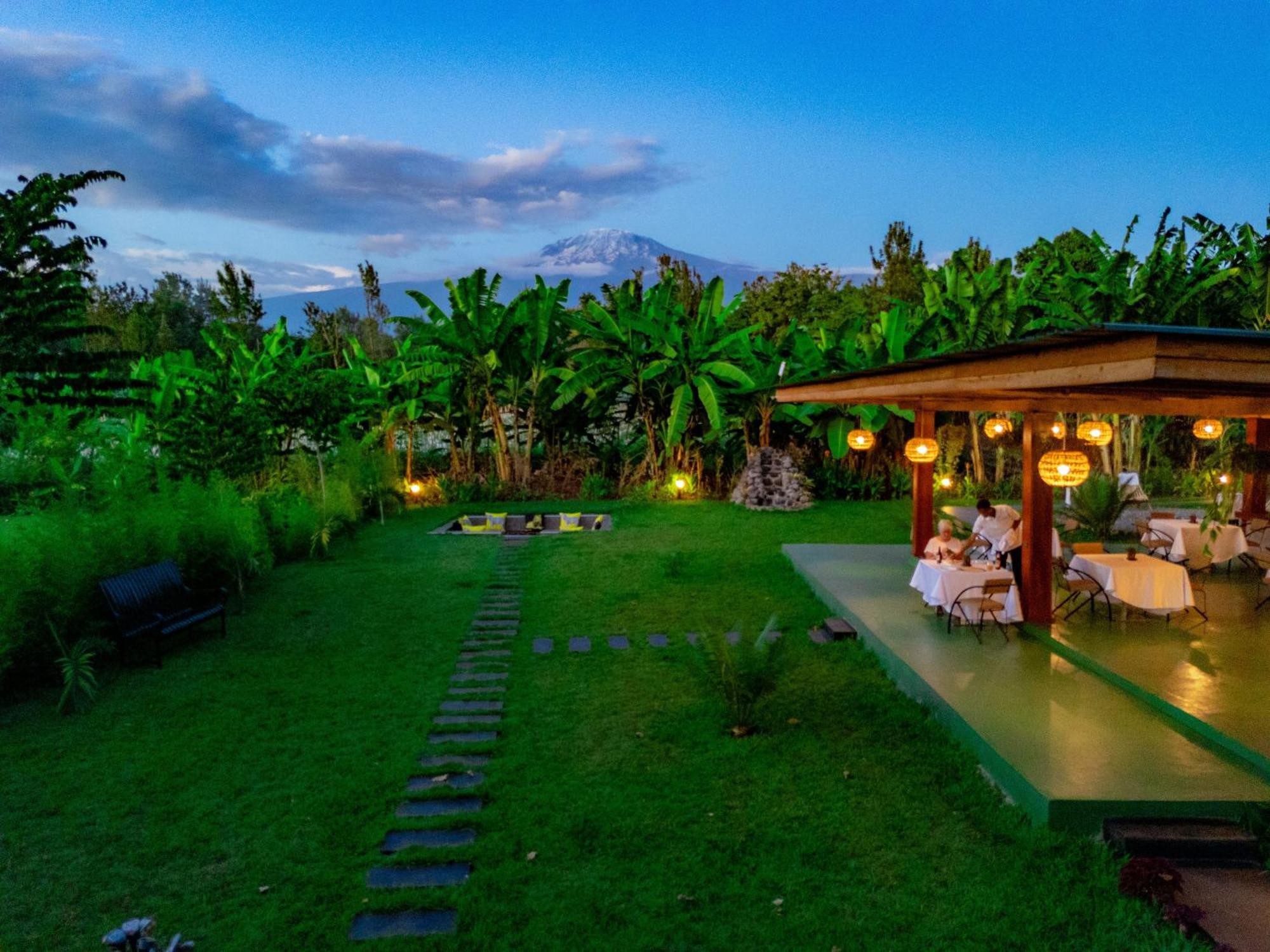 Shose Farmhouse Chalets & Campsite Moshi Exterior foto