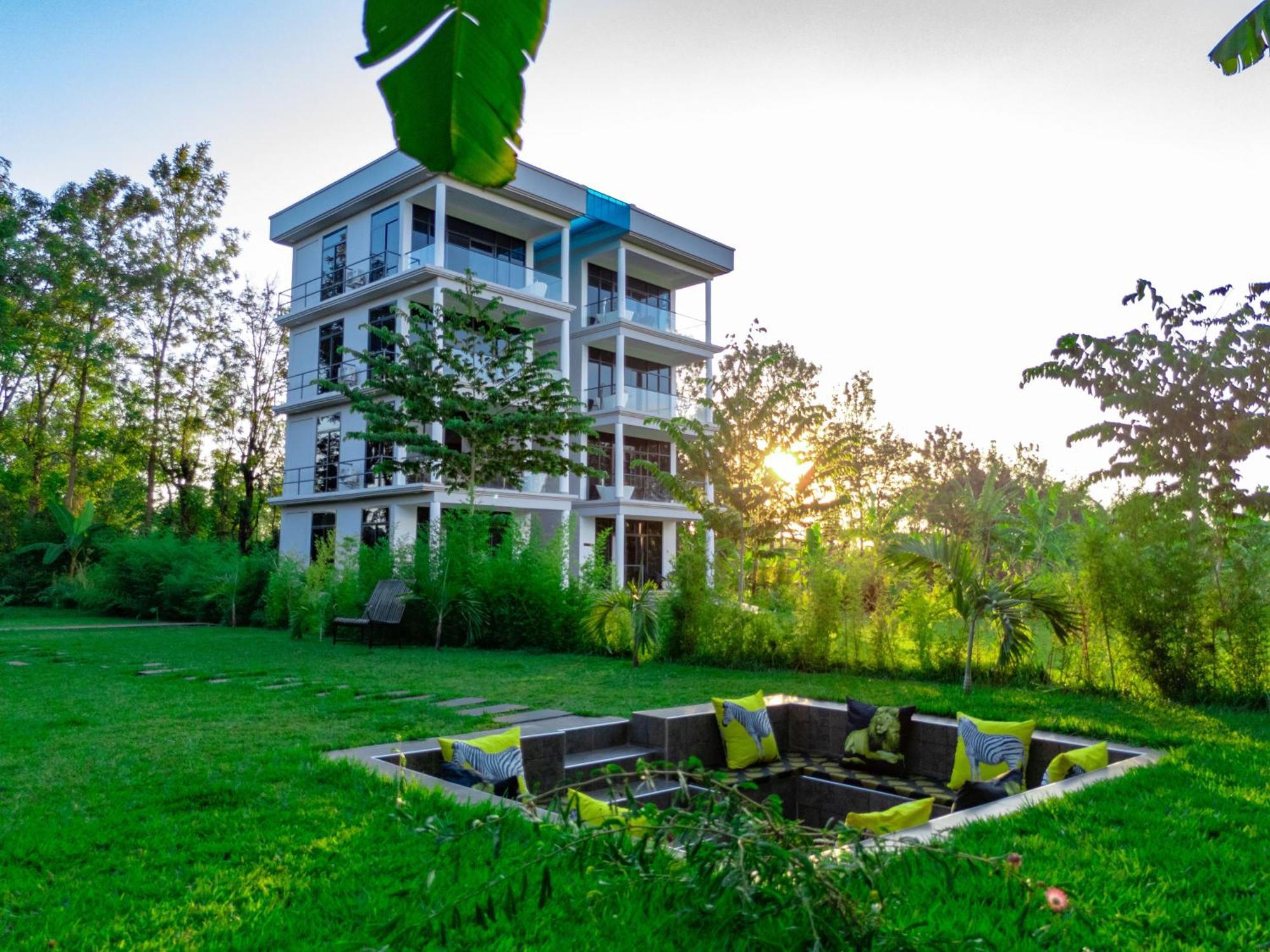 Shose Farmhouse Chalets & Campsite Moshi Exterior foto
